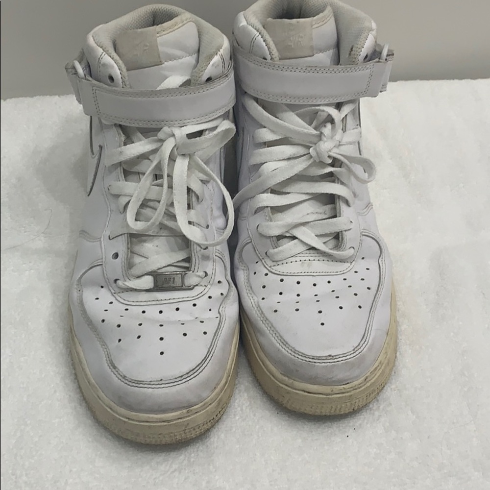 White Nike Air Force